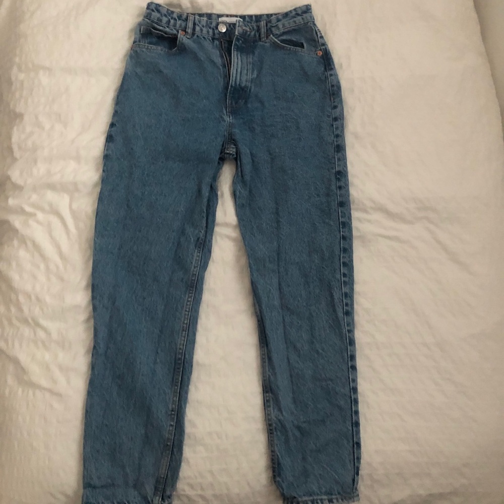 ZARA MOM FIT JEANS